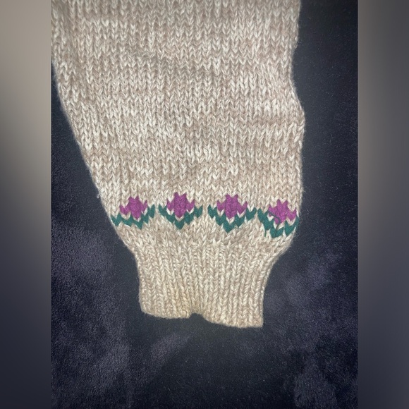 Vintage Christmas Cardigan - Picture 3 of 6